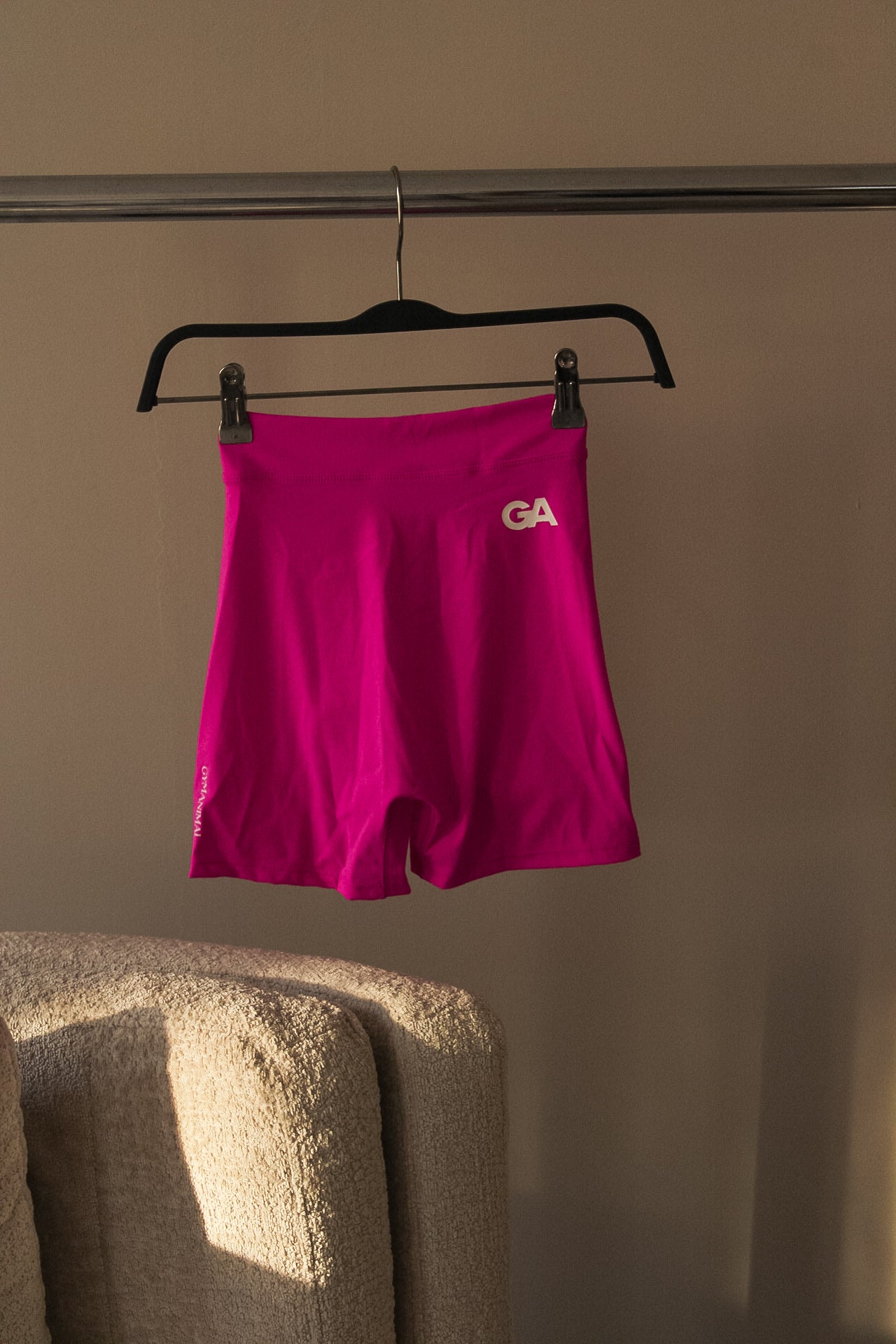 V-cut Scrunch Short Pink