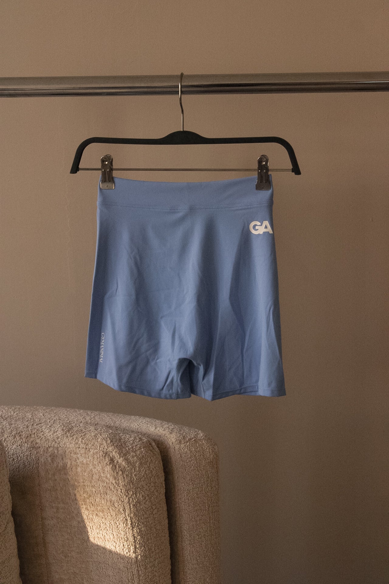 V-cut Scrunch Short Baby Blue