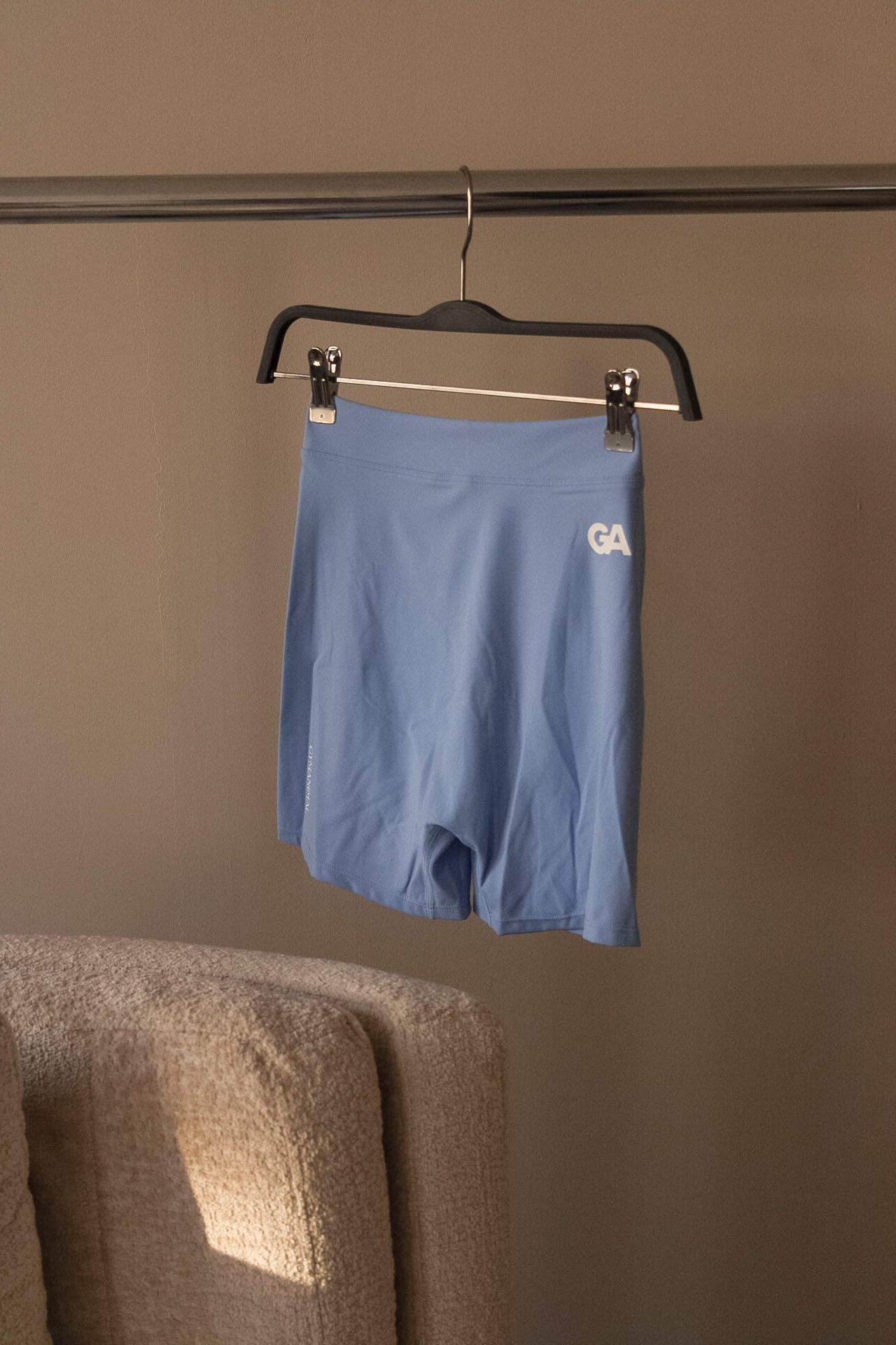 V-cut Scrunch Short Baby Blue